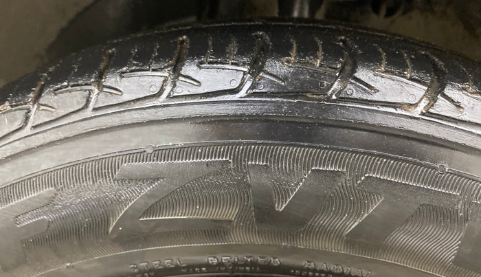 2017 Maruti Baleno DELTA PETROL 1.2, Petrol, Manual, 82,944 km, Left Front Tyre Tread