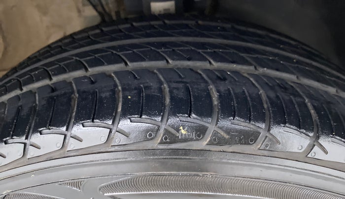 2019 Volkswagen Polo COMFORTLINE 1.0 PETROL, Petrol, Manual, 14,370 km, Right Front Tyre Tread