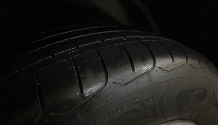 2019 KIA SELTOS GTX AT 1.4 PETROL DUAL TONE, Petrol, Automatic, 99,072 km, Right Rear Tyre Tread