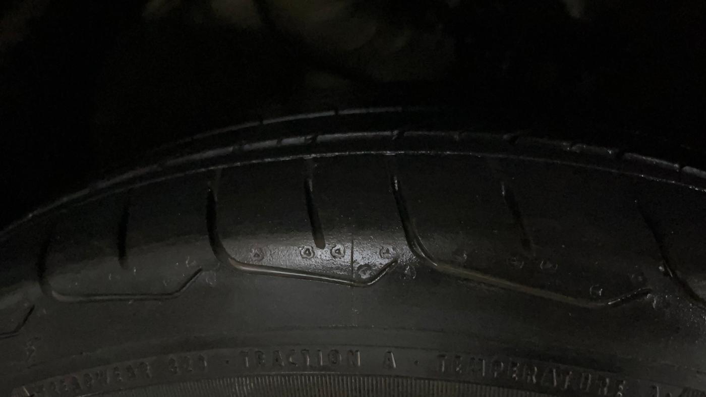 2019 KIA SELTOS GTX AT 1.4 PETROL DUAL TONE, Petrol, Automatic, 99,072 km, Right Front Tyre Tread