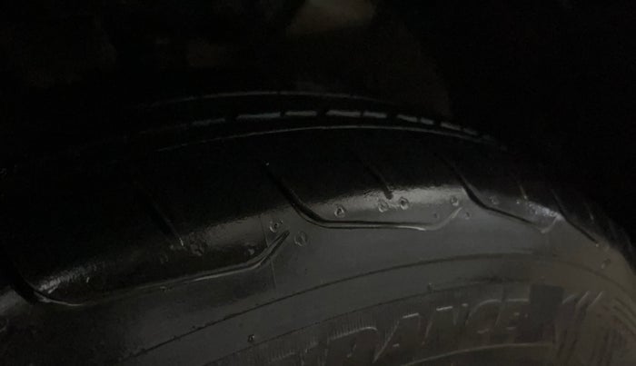 2019 KIA SELTOS GTX AT 1.4 PETROL DUAL TONE, Petrol, Automatic, 99,072 km, Left Front Tyre Tread