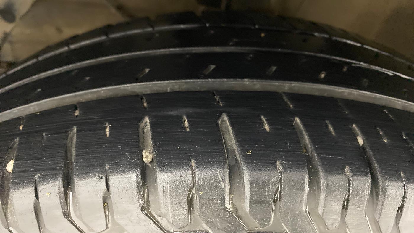 2017 Maruti Dzire ZXI Plus, Petrol, Manual, 32,683 km, Left Front Tyre Tread