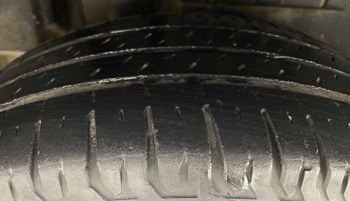 2017 Maruti Dzire ZXI Plus, Petrol, Manual, 32,683 km, Right Rear Tyre Tread