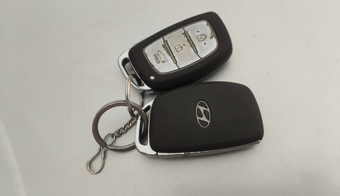 2013 Hyundai Grand i10 SPORTZ AT 1.2 KAPPA VTVT, Petrol, Automatic, 74,592 km, Key Close Up