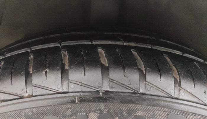 2013 Hyundai Grand i10 SPORTZ AT 1.2 KAPPA VTVT, Petrol, Automatic, 74,592 km, Right Rear Tyre Tread