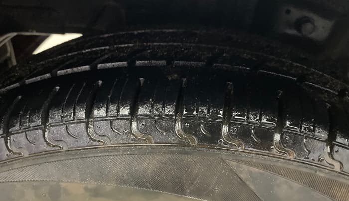 2018 Hyundai Eon ERA +, Petrol, Manual, 73,711 km, Right Rear Tyre Tread