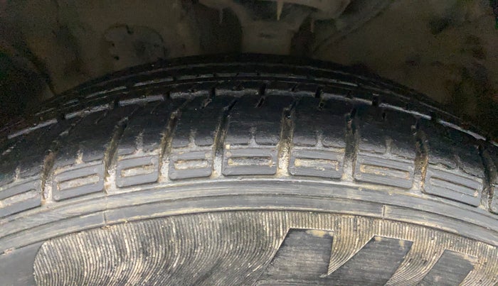 2017 Hyundai Creta SX PLUS 1.6 DIESEL, Diesel, Manual, 64,079 km, Left Front Tyre Tread