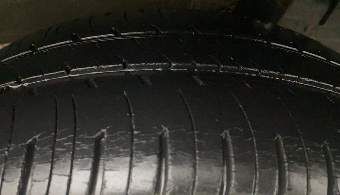 2020 Renault Kwid CLIMBER 1.0 AMT (O), Petrol, Automatic, 40,442 km, Left Rear Tyre Tread