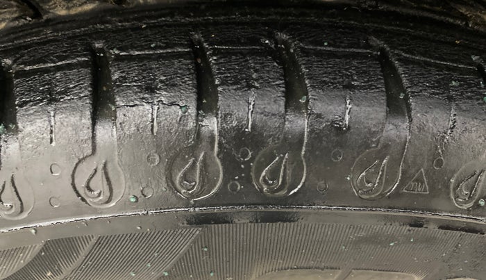 2021 Renault Kwid CLIMBER 1.0 AMT (O), Petrol, Automatic, 33,103 km, Right Front Tyre Tread