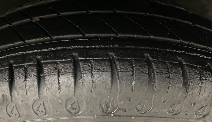 2021 Renault Kwid CLIMBER 1.0 AMT (O), Petrol, Automatic, 33,103 km, Left Rear Tyre Tread