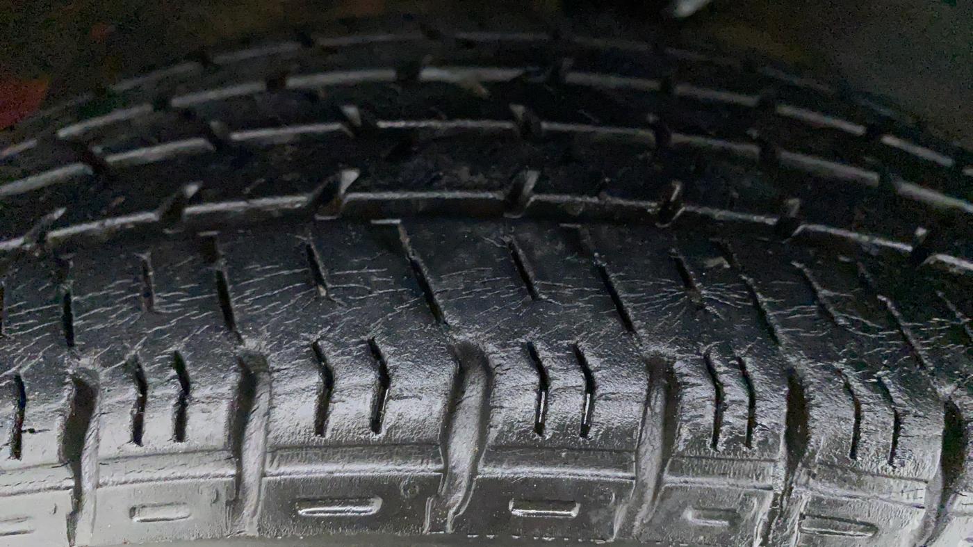 2013 Maruti Alto K10 VXI P, Petrol, Manual, Right Front Tyre Tread