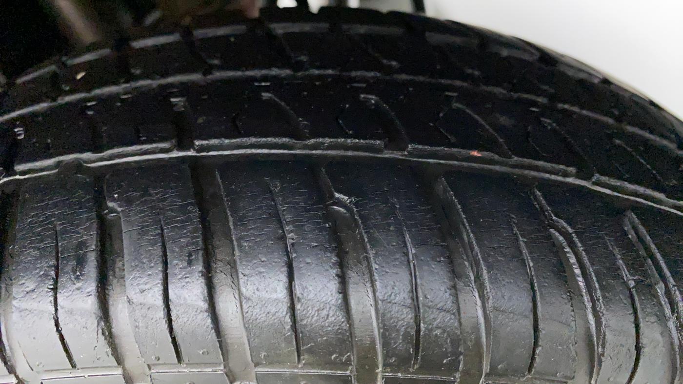 2013 Maruti Alto K10 VXI P, Petrol, Manual, Left Rear Tyre Tread
