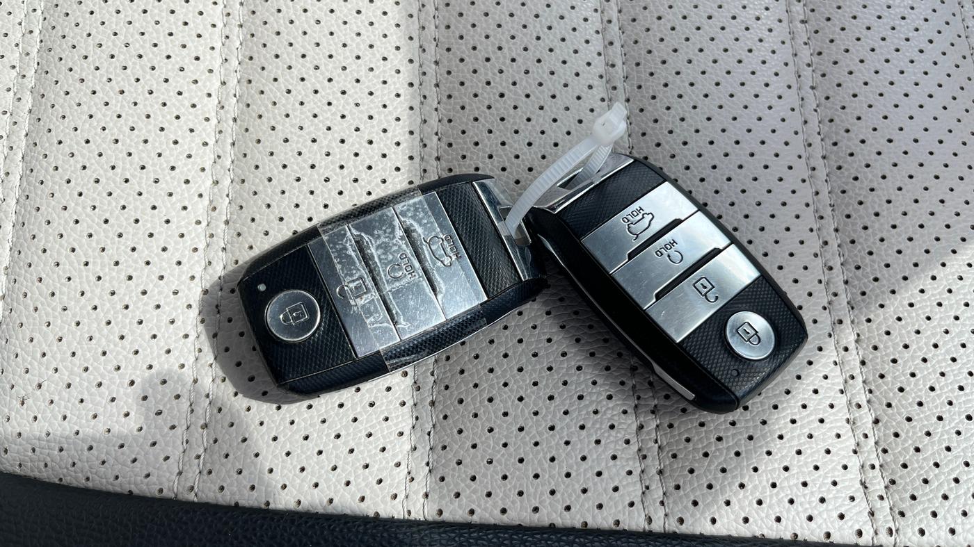 2022 KIA SONET HTX 1.5, Diesel, Manual, 50,229 km, Key Close Up