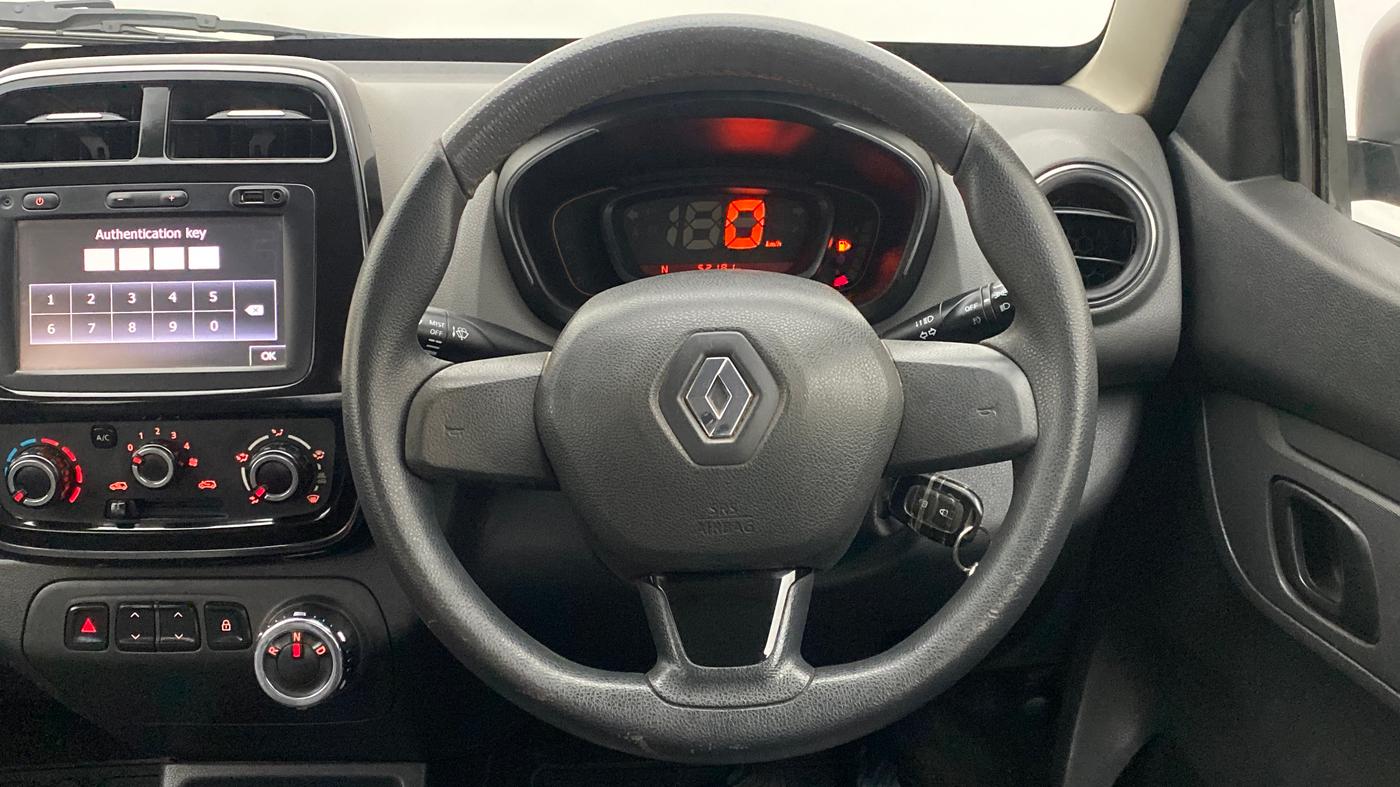2016 Renault Kwid 1.0 RXT Opt AT, Petrol, Automatic, 52,180 km, Steering Wheel Close Up