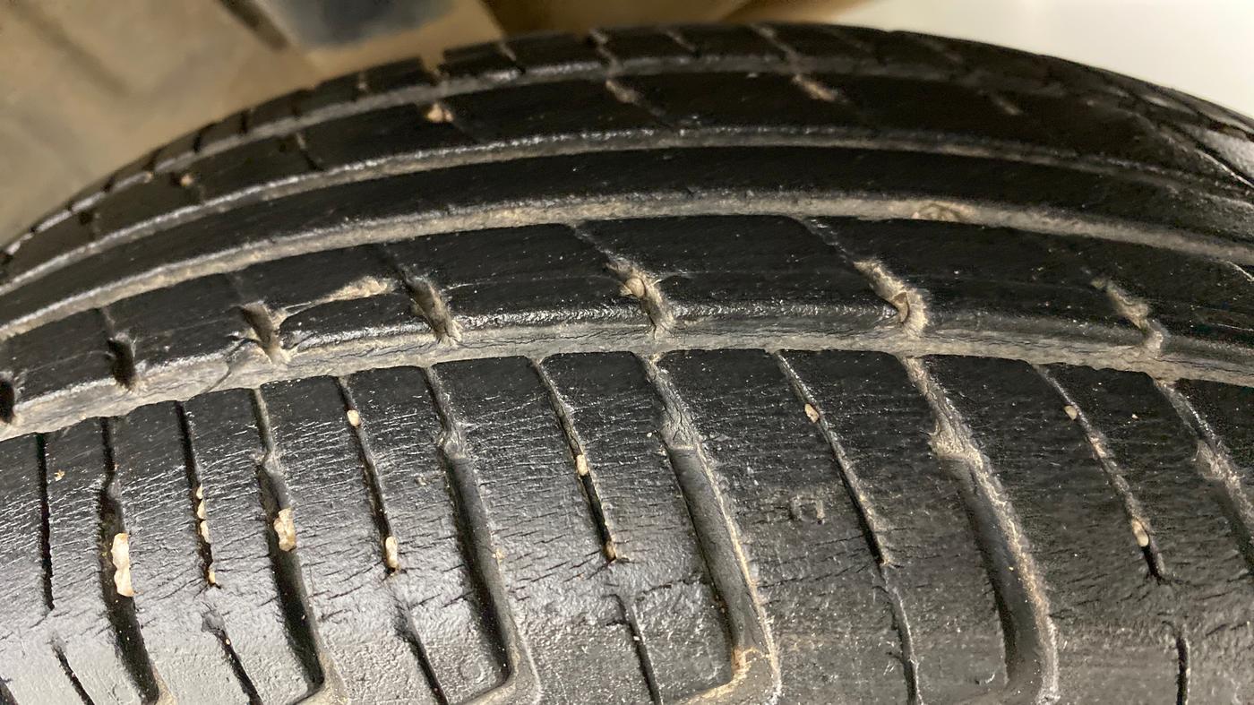 2016 Renault Kwid 1.0 RXT Opt AT, Petrol, Automatic, 52,180 km, Left Rear Tyre Tread