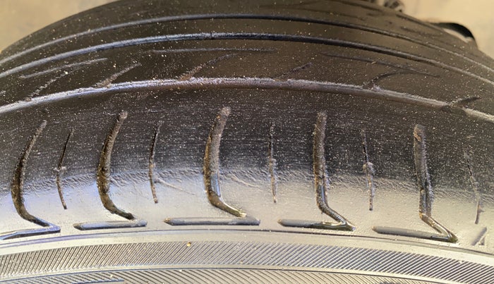 2019 Tata TIGOR XZ PLUS PETROL, CNG, Manual, 1,24,814 km, Right Front Tyre Tread