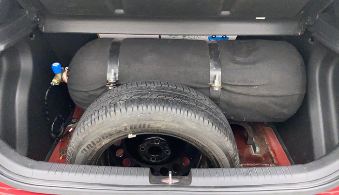 2015 Hyundai Elite i20 ASTA 1.2, CNG, Manual, 75,110 km, Boot Inside