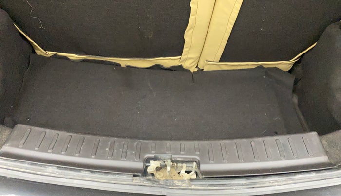 2015 Tata Bolt XMS QUADRAJET, Diesel, Manual, 91,184 km, Boot Inside