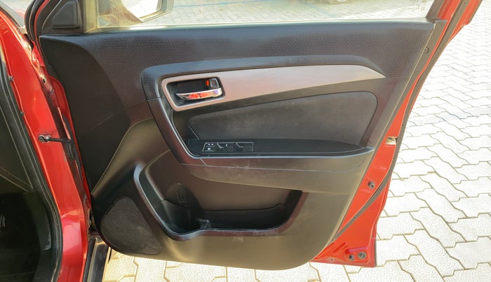 2018 Maruti Vitara Brezza ZDI PLUS AMT, Diesel, Automatic, 1,01,558 km, Driver Side Door Panels Control