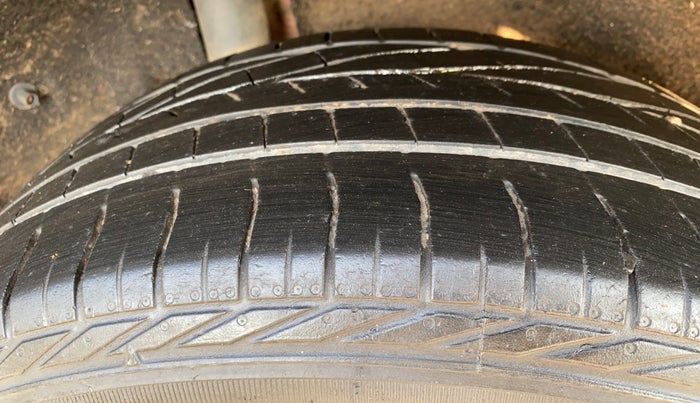 2018 Maruti Vitara Brezza ZDI PLUS AMT, Diesel, Automatic, 1,01,558 km, Right Rear Tyre Tread