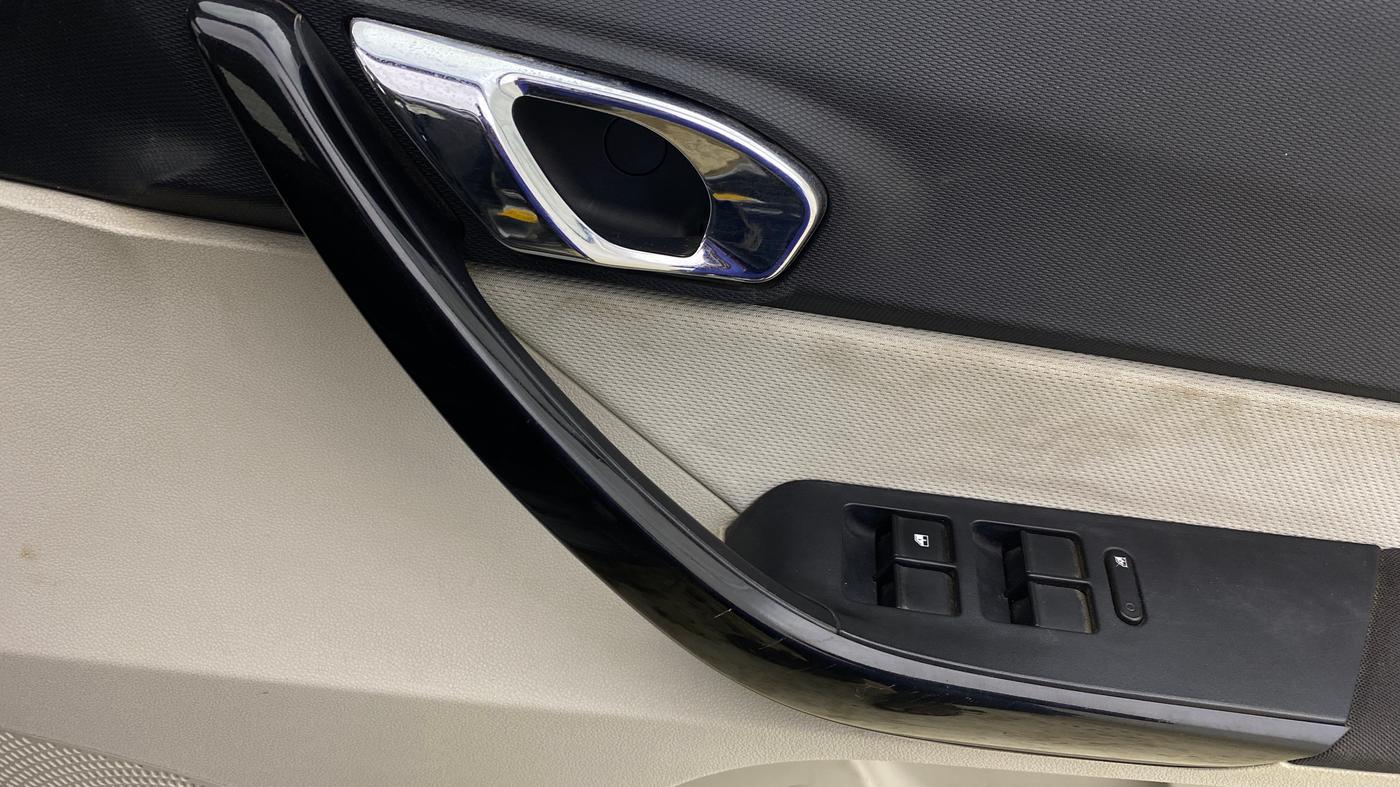 2022 Tata TIGOR XZ PLUS CNG, CNG, Manual, 56,201 km, Driver Side Door Panels Control