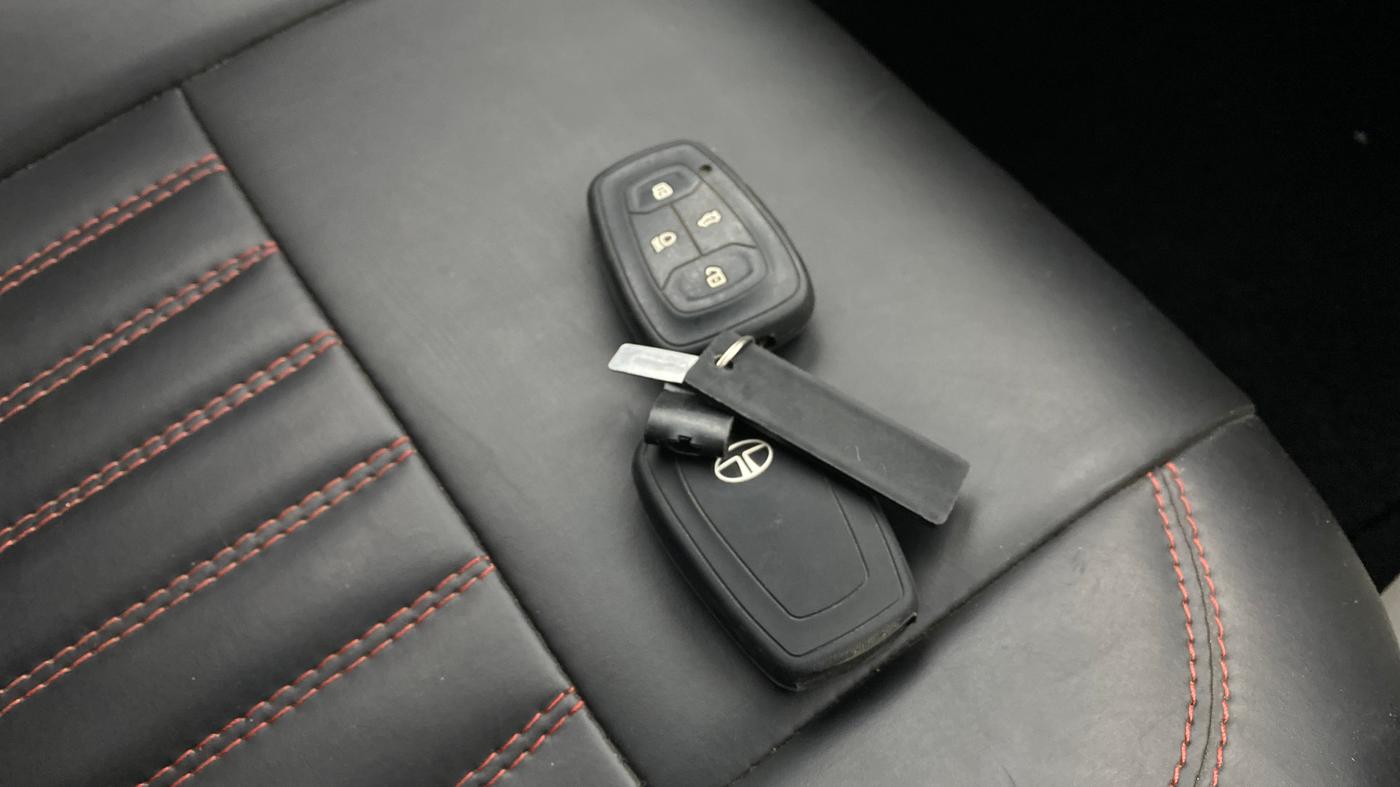 2022 Tata TIGOR XZ PLUS CNG, CNG, Manual, 56,201 km, Key Close Up