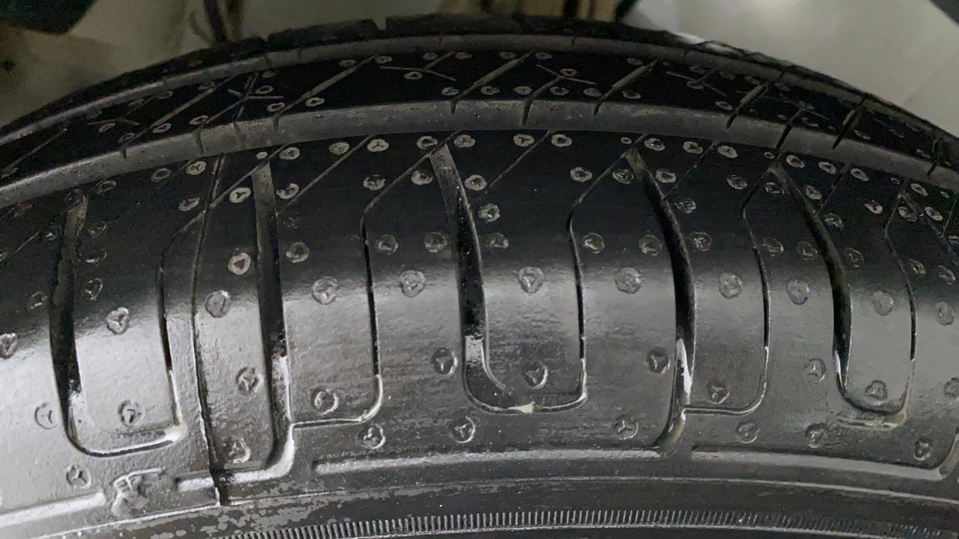 2018 Maruti Dzire VDI, Diesel, Manual, 31,892 km, Left Rear Tyre Tread
