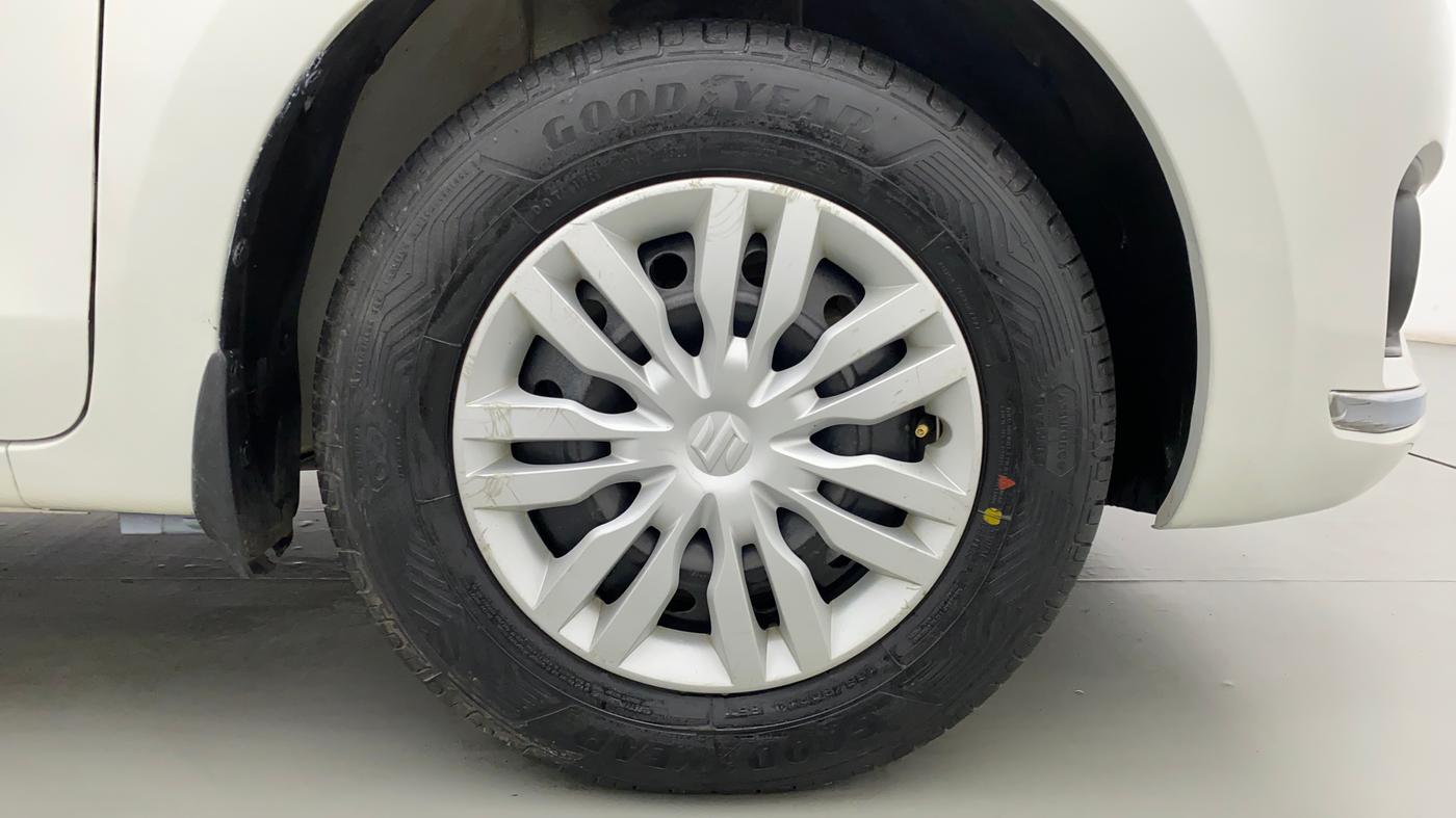 2018 Maruti Dzire VDI, Diesel, Manual, 31,892 km, Right Front Wheel