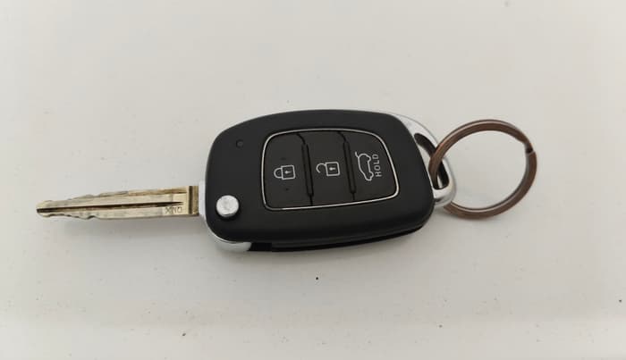 2019 Hyundai VENUE S 1.0 TURBO MT, Petrol, Manual, 62,014 km, Key Close Up