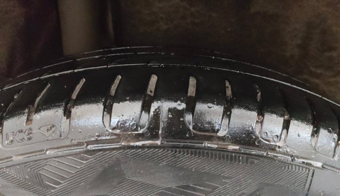 2017 Maruti Vitara Brezza VDI (O), Diesel, Manual, 79,525 km, Right Rear Tyre Tread