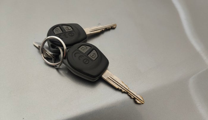 2017 Maruti Vitara Brezza VDI (O), Diesel, Manual, 79,525 km, Key Close Up