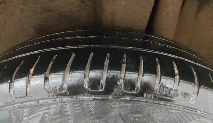 2017 Maruti Vitara Brezza VDI (O), Diesel, Manual, 79,525 km, Left Rear Tyre Tread