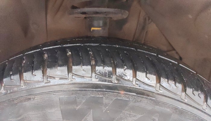 2017 Maruti Vitara Brezza VDI (O), Diesel, Manual, 79,525 km, Right Front Tyre Tread