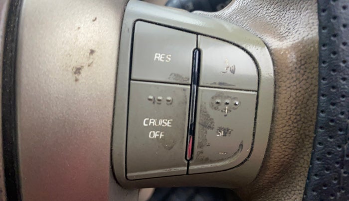 2013 Mahindra XUV500 W8, Diesel, Manual, 97,655 km, Adaptive Cruise Control