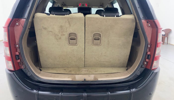2013 Mahindra XUV500 W8, Diesel, Manual, 97,655 km, Boot Inside
