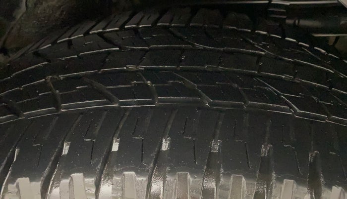 2013 Mahindra XUV500 W8, Diesel, Manual, 97,655 km, Left Rear Tyre Tread