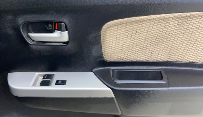 2018 Maruti Wagon R 1.0 LXI CNG, CNG, Manual, 62,534 km, Driver Side Door Panels Control