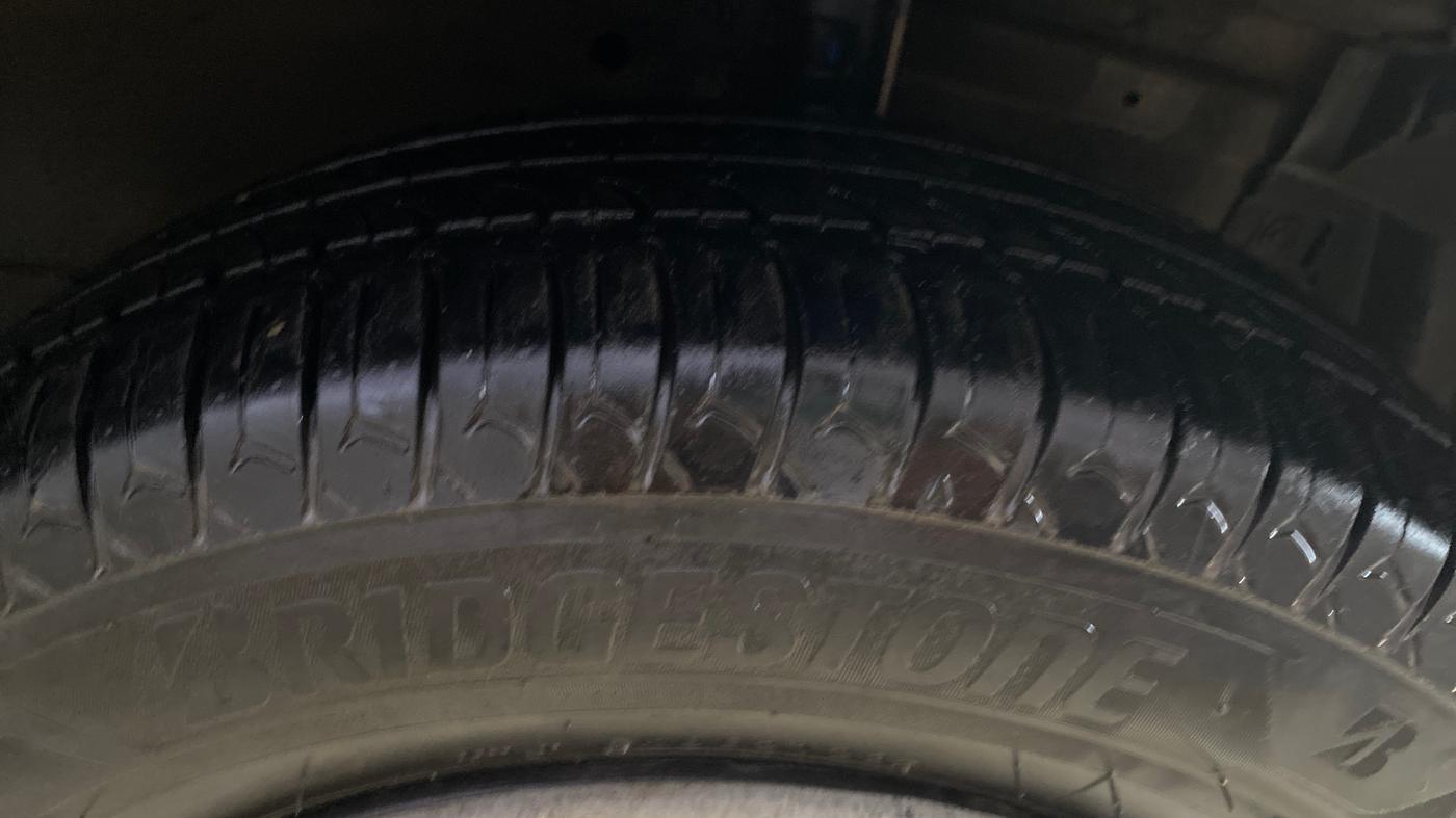 2017 Maruti Swift VXI, Petrol, Manual, 57,688 km, Right Front Tyre Tread