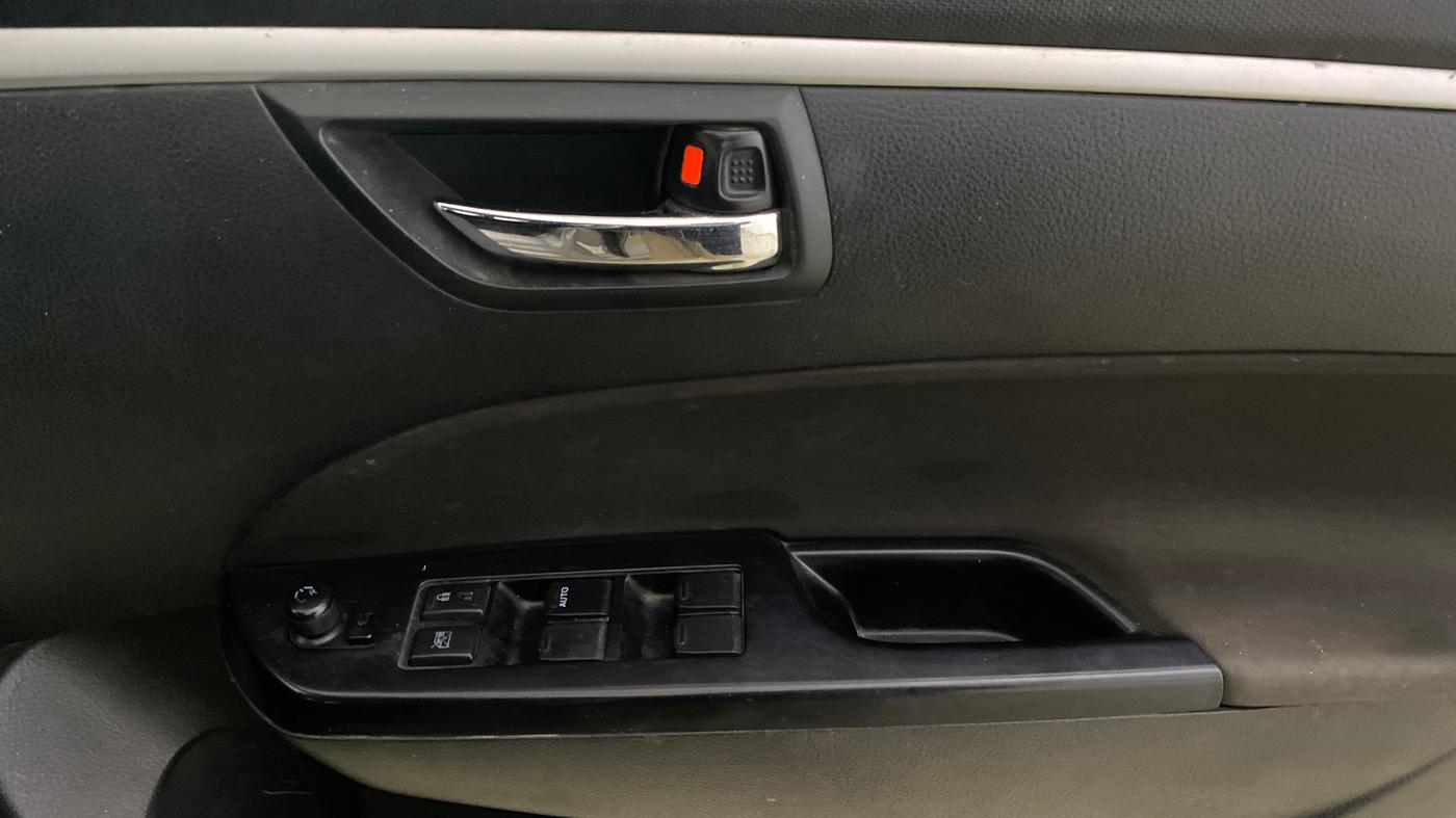 2017 Maruti Swift VXI, Petrol, Manual, 57,688 km, Driver Side Door Panels Control