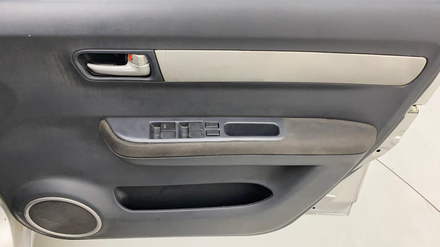 2011 Maruti Swift VXI, Petrol, Manual, 1,08,324 km, Driver Side Door Panels Control