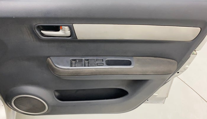 2011 Maruti Swift VXI, Petrol, Manual, 1,08,324 km, Driver Side Door Panels Control
