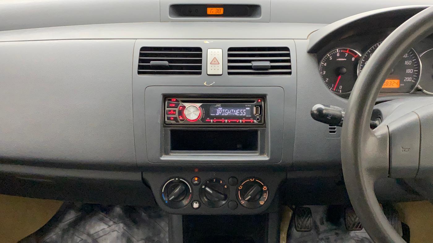 2011 Maruti Swift VXI, Petrol, Manual, 1,08,324 km, Air Conditioner