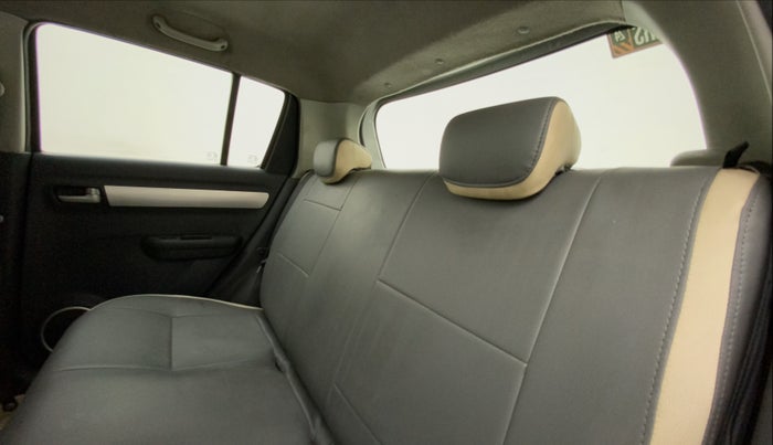 2011 Maruti Swift VXI, Petrol, Manual, 1,08,324 km, Right Side Rear Door Cabin