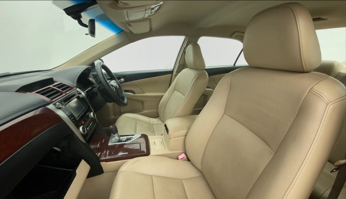 2012 Toyota Camry 2.5 AT, Petrol, Automatic, 1,50,439 km, Right Side Front Door Cabin