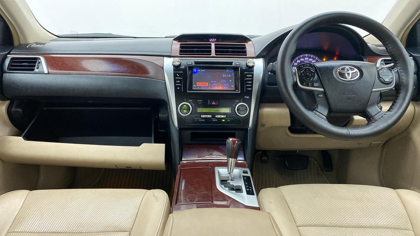 2012 Toyota Camry 2.5 AT, Petrol, Automatic, 1,50,439 km, Dashboard