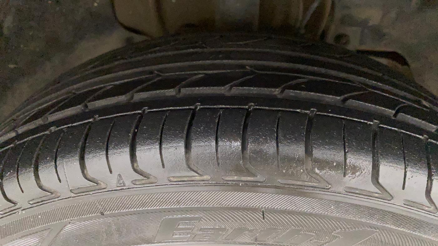 2017 Tata Tiago XZ PETROL, Petrol, Manual, 58,456 km, Right Front Tyre Tread