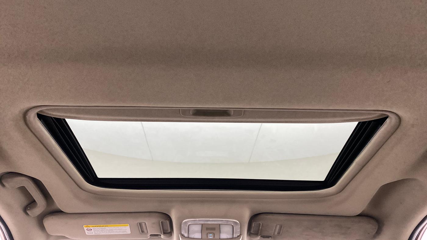 2017 Mahindra XUV500 W10, Diesel, Manual, 50,079 km, Moonroof/ Sunroof