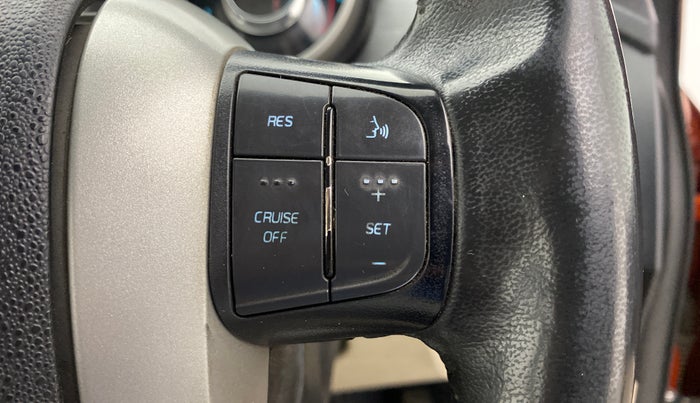 2017 Mahindra XUV500 W10, Diesel, Manual, 50,079 km, Adaptive Cruise Control