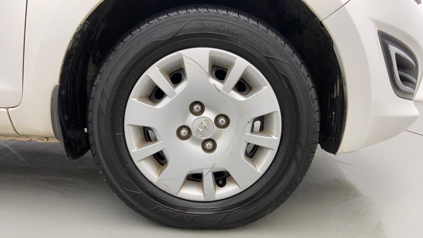 2012 Hyundai i20 MAGNA O 1.2, Petrol, Manual, 30,201 km, Right Front Wheel