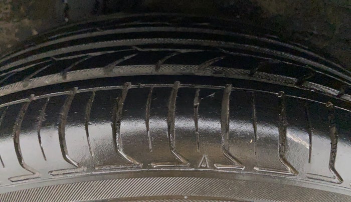 2012 Hyundai i20 MAGNA O 1.2, Petrol, Manual, 30,201 km, Right Front Tyre Tread